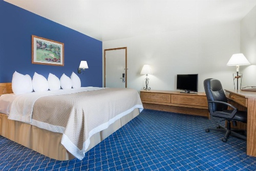 Days Inn by Wyndham Worland image 15