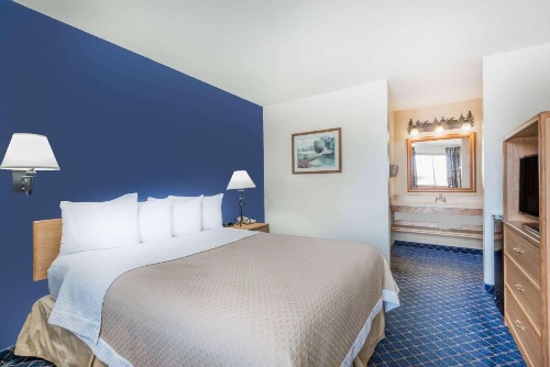 Days Inn by Wyndham Worland image 28